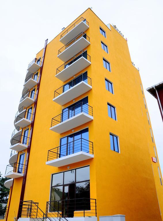 Shine In Kobuleti Hotell Exteriör bild